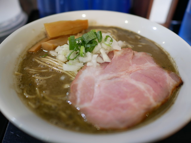 煮干らー麺シロクロ 1枚目