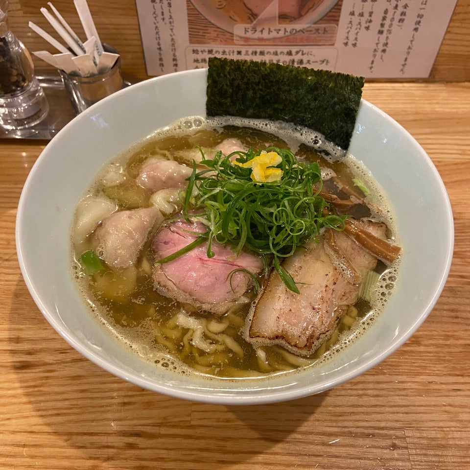 地球の中華そば 1枚目