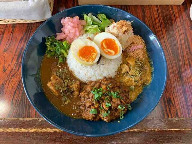曲がり角の間借りカレー 春日部の良ちゃん 1枚目