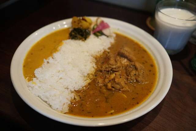 カレー&オリエンタルバル 桃の実 水道橋店 1枚目