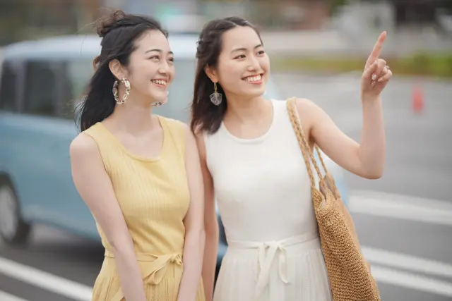 旅行中の女性