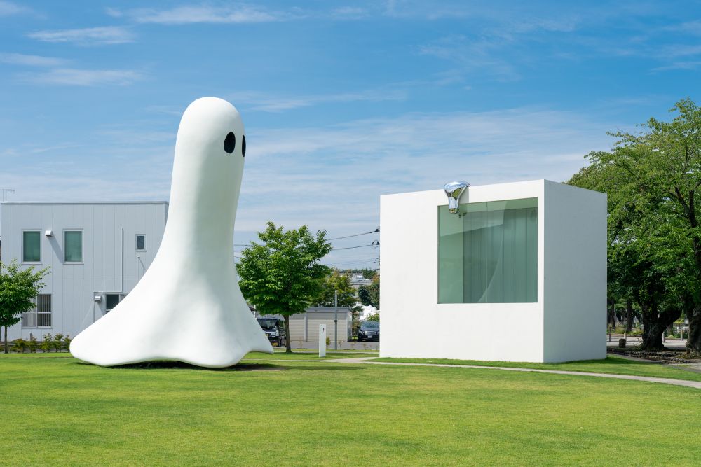 十和田市現代美術館のオバケ