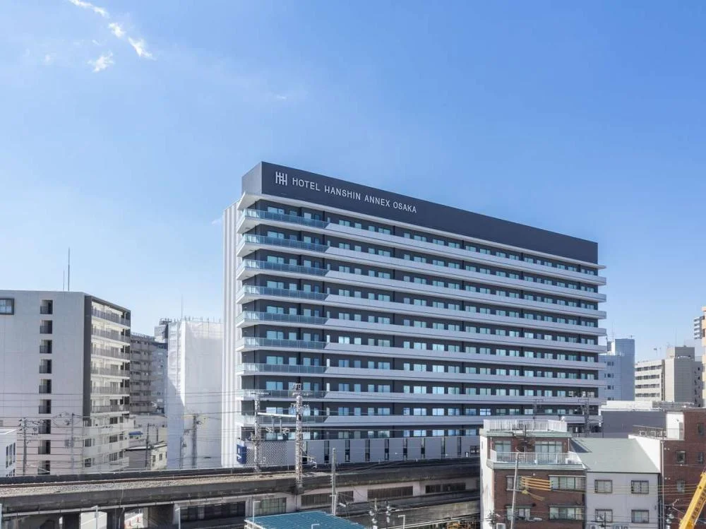 大阪で200室以上の大型宿